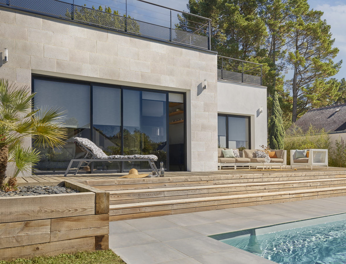 Maison moderne d'architecte ornée de parement BRECY ton naturel ORSOL